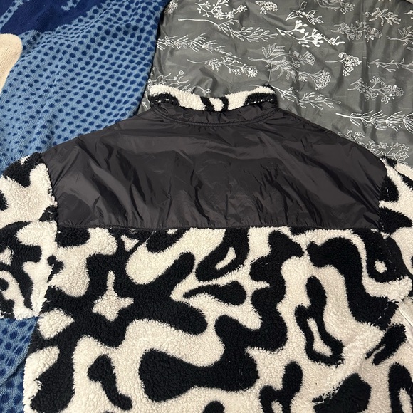 Large Grayson/Threads - Picture 4 of 4